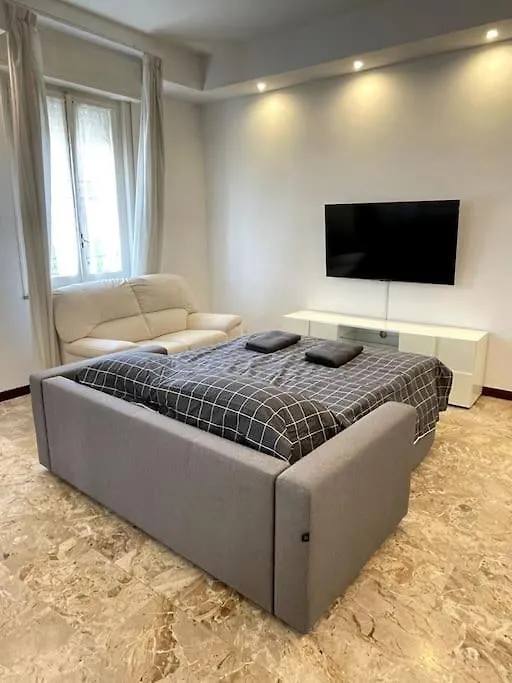 The Modern House Apartment Mantova Italy