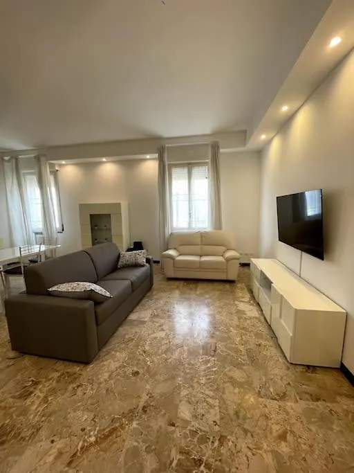 The Modern House Apartment Mantova 0*,
